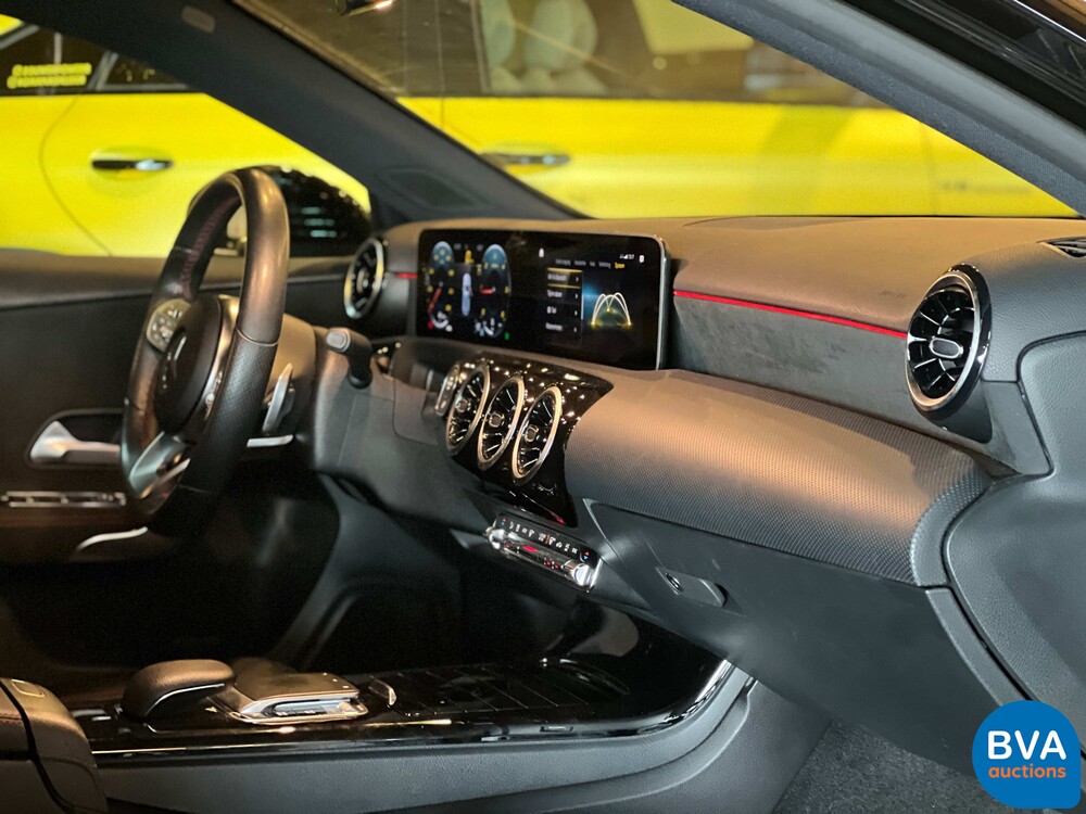Mercedes-Benz A180d AMG A-klasse 116pk 2018 NIEUW-MODEL, XJ-192-K