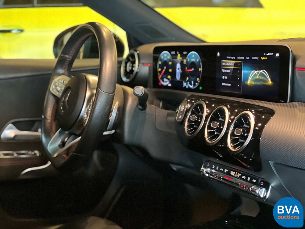 Mercedes-Benz A180d AMG A-klasse 116pk 2018 NIEUW-MODEL, XJ-192-K