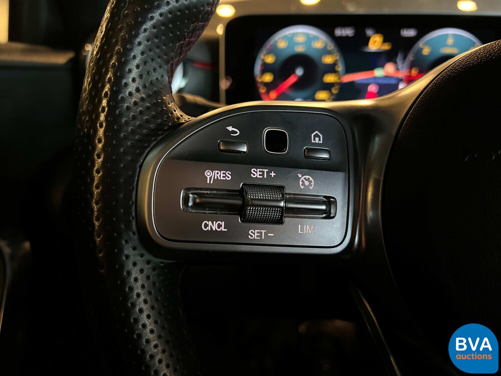 Mercedes-Benz A180d AMG A-klasse 116pk 2018 NIEUW-MODEL, XJ-192-K