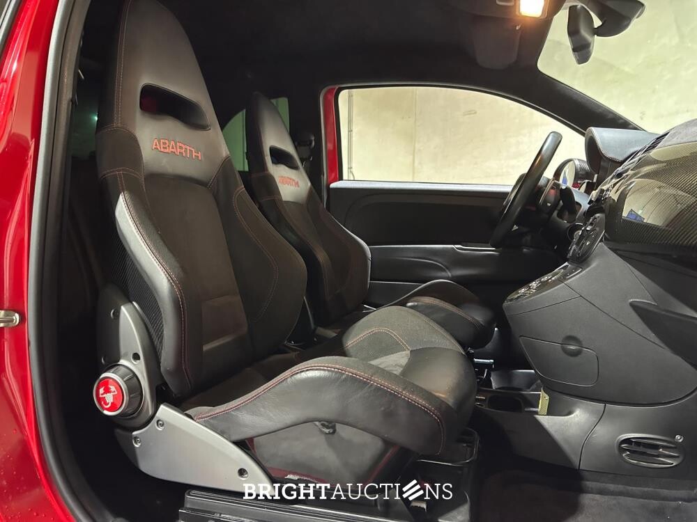 Fiat Abarth 695 Tributo Ferrari AKRAPOVIC 180pk