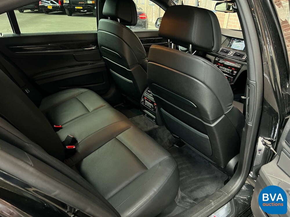 BMW 750i xDrive High Executive 7er Serie 408 PS 2010, 99-RHH-8.