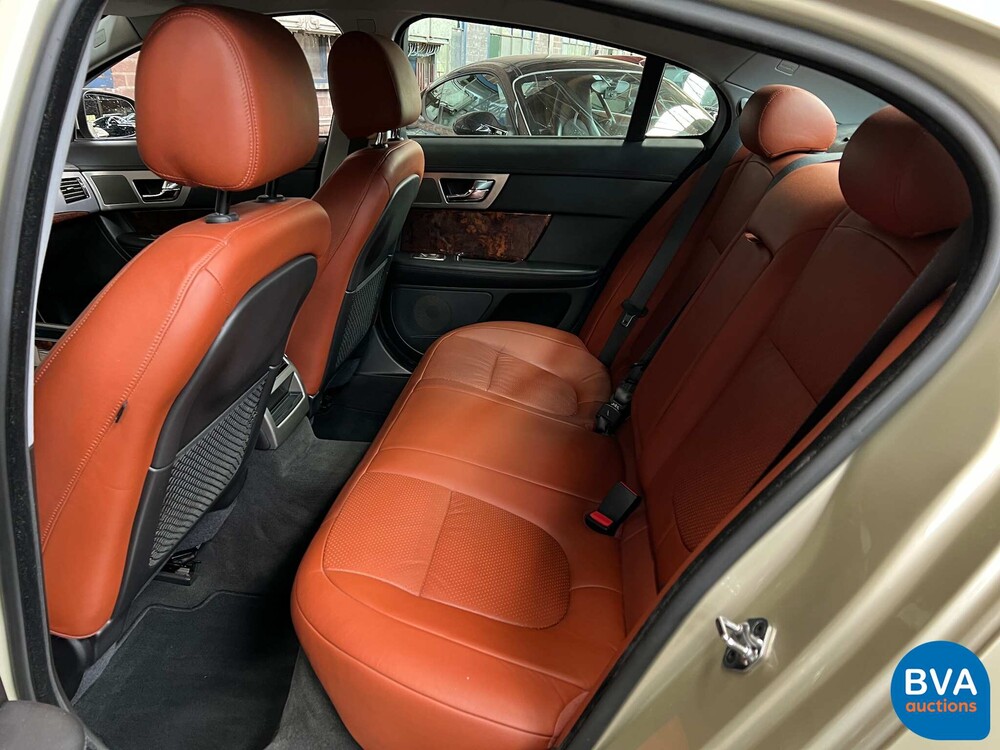 Jaguar XF4.2 V8 Premium Luxus 298PS 2008 -Org. NL-, 48-GHJ-4.