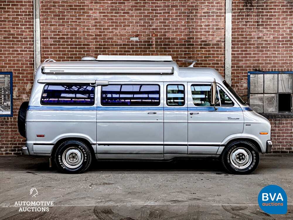 Dodge Tradesman 200 Kampeerauto 218pk 1976, HB-ZN-98