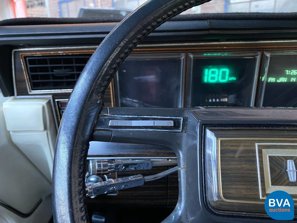 Lincoln Continental Mark VI 2D Coupe ''Bill Blass'' Edition 199pk 1982