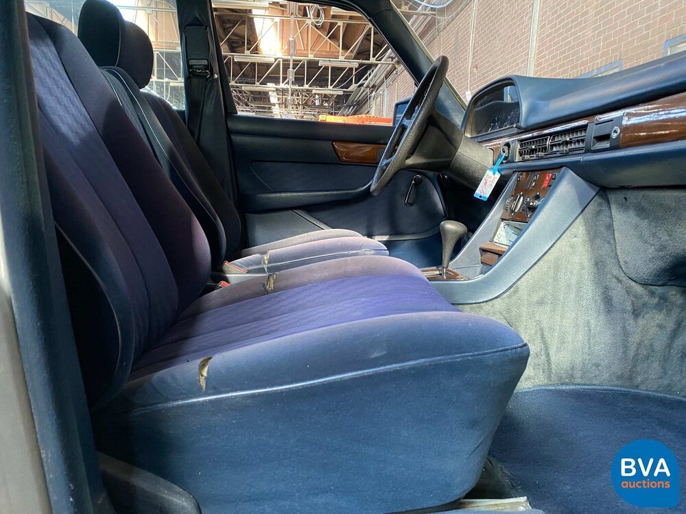 Mercedes-Benz 280 SE S-Klasse 185 PS 1981, 25-TB-ZF.