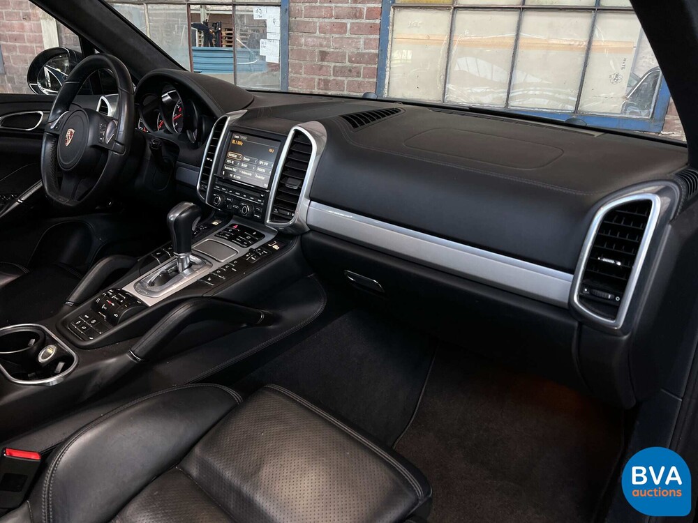 Porsche Cayenne 4.8 Turbo 500hp 2012, 71-ZVF-9.