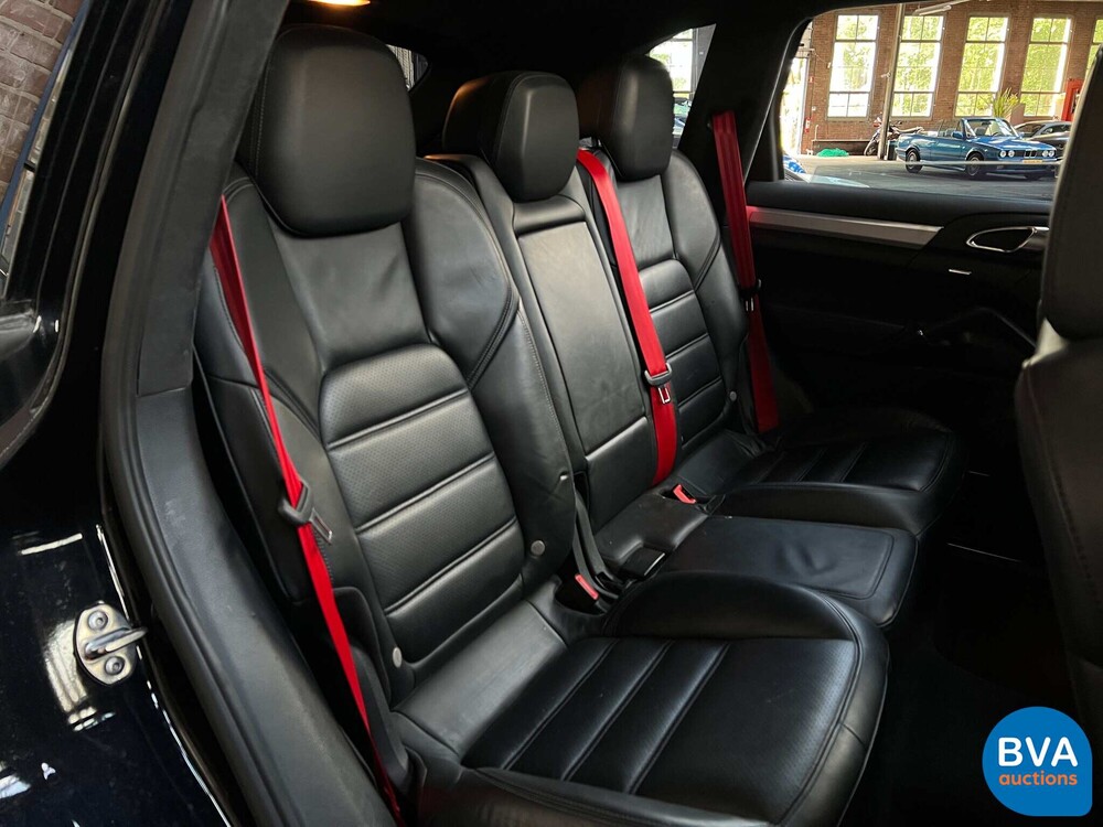 Porsche Cayenne 4.8 Turbo 500hp 2012, 71-ZVF-9.