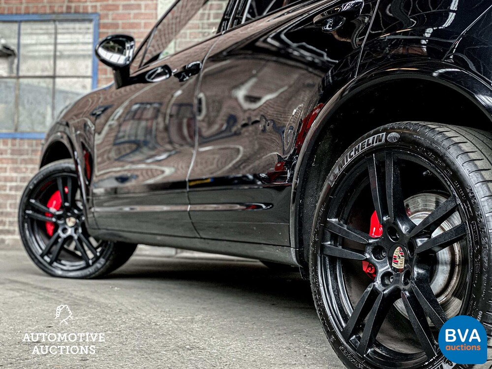 Porsche Cayenne 4.8 Turbo 500hp 2012, 71-ZVF-9.