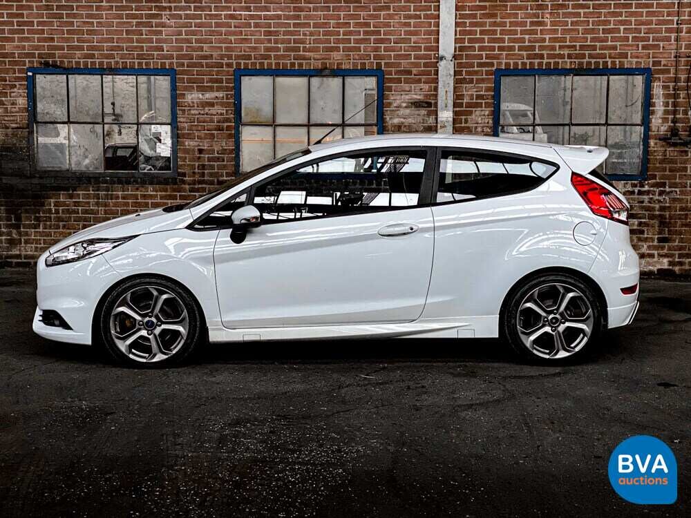 Ford Fiesta ST 182PS 2015.