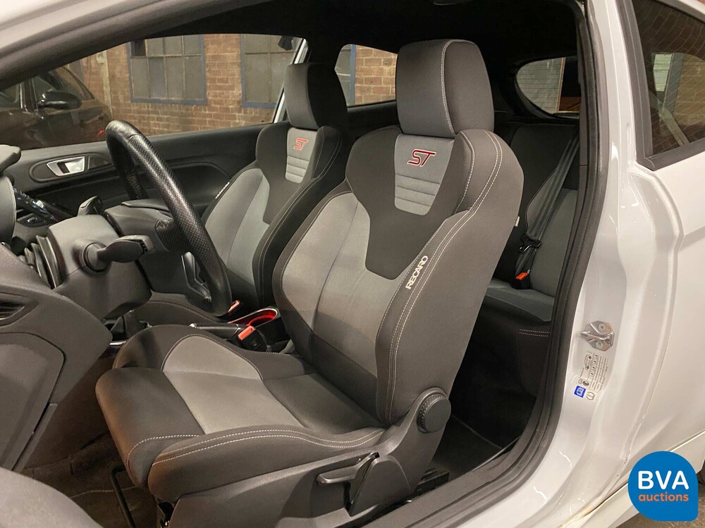 Ford Fiesta ST 182PS 2015.