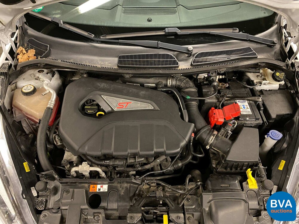 Ford Fiesta ST 182PS 2015.