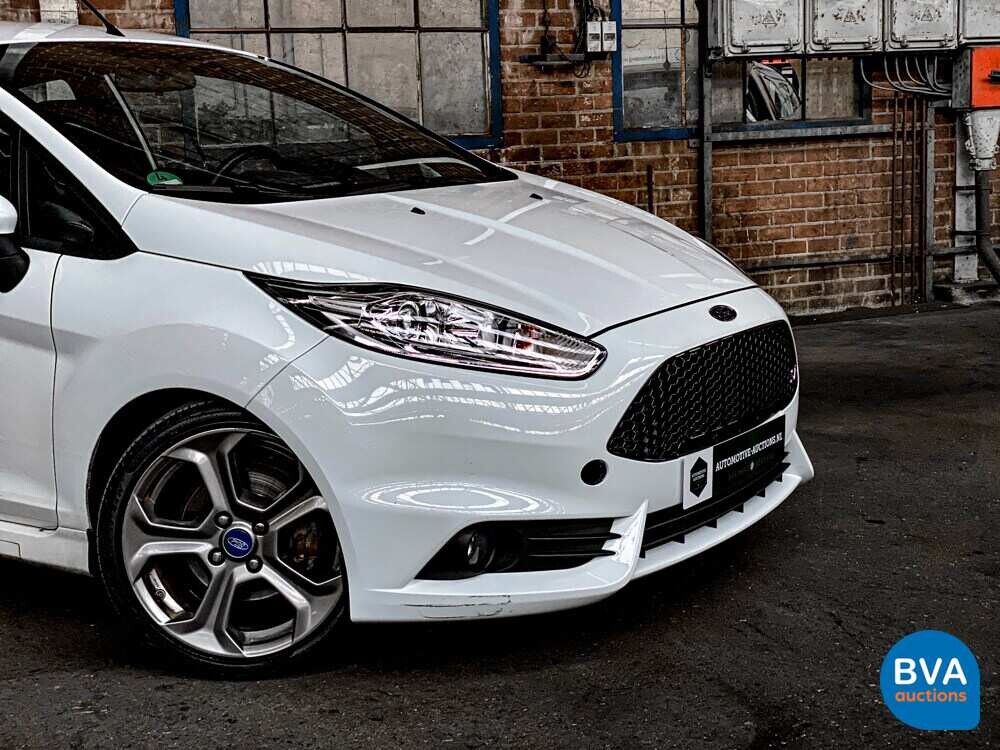 Ford Fiesta ST 182PS 2015.
