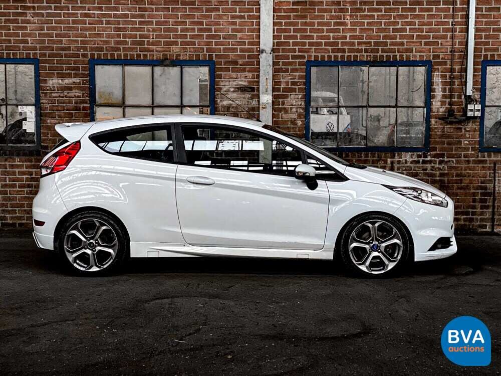 Ford Fiesta ST 182PS 2015.