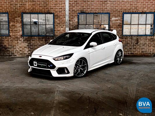 2017 Ford Focus RS 350hp.