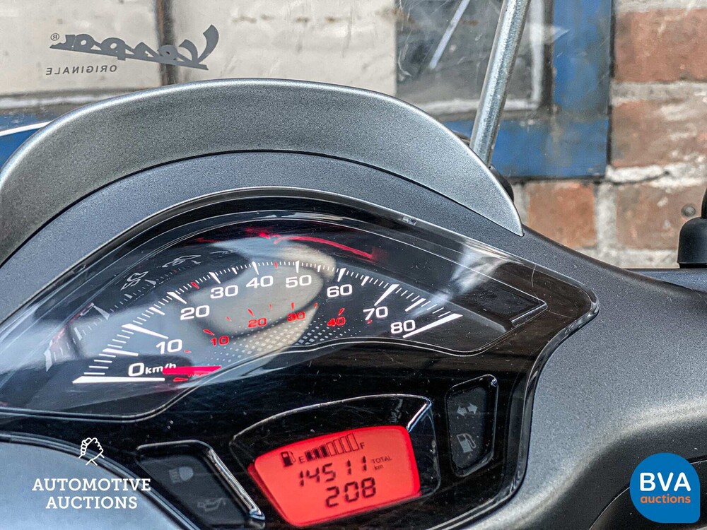 Piaggio Vespa Sprint 2017 -CARBON-, DHL-83-Z.