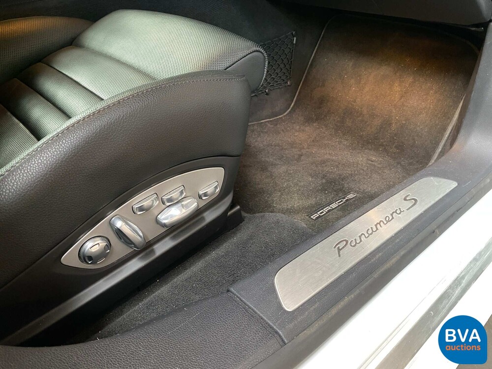 Porsche Panamera S E-Hybrid 416pk SportChrono 2014 -Org NL-, 5-TDZ-03