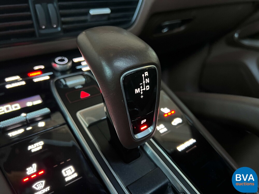 Porsche Cayenne 3.0 E-Hybrid 462hp 2018 SportChrono -Org. NL-, TL-795-R.