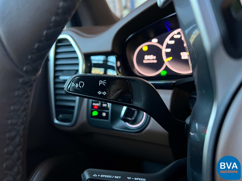 Porsche Cayenne 3.0 E-Hybrid 462hp 2018 SportChrono -Org. NL-, TL-795-R.