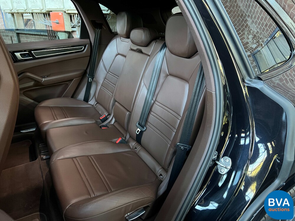 Porsche Cayenne 3.0 E-Hybrid 462hp 2018 SportChrono -Org. NL-, TL-795-R.