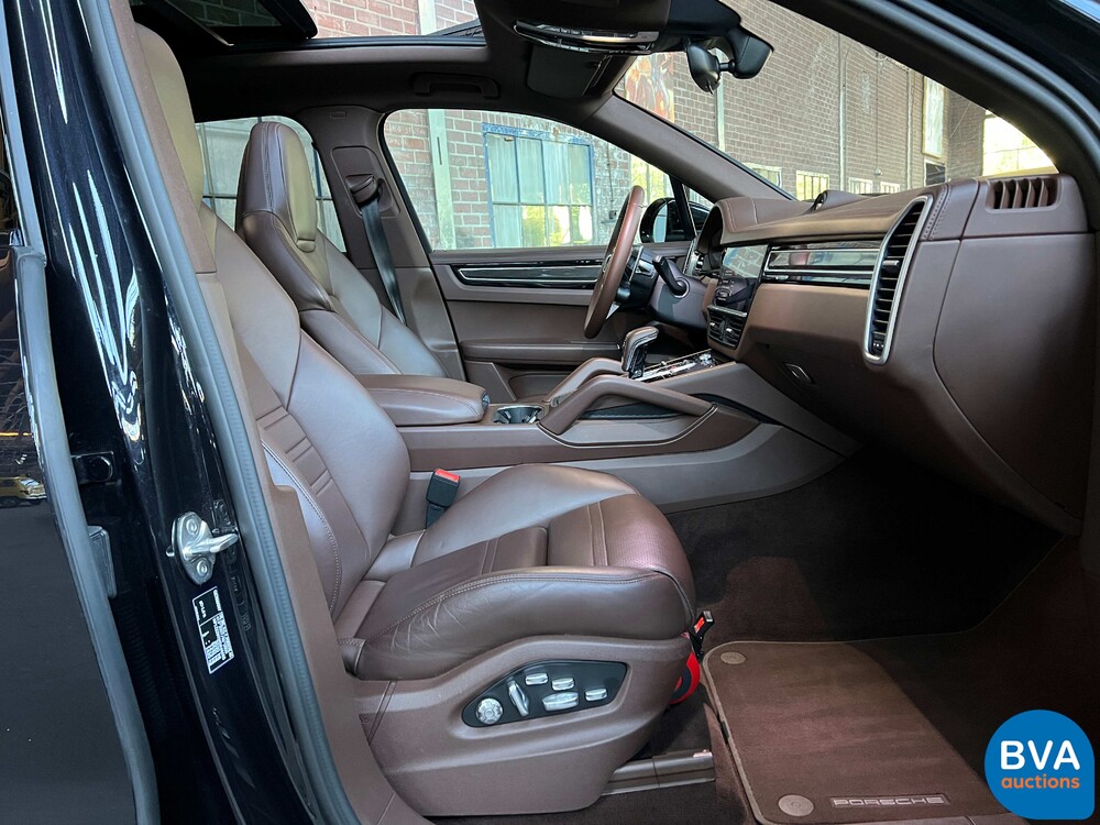 Porsche Cayenne 3.0 E-Hybrid 462hp 2018 SportChrono -Org. NL-, TL-795-R.