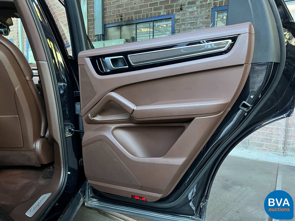 Porsche Cayenne 3.0 E-Hybrid 462hp 2018 SportChrono -Org. NL-, TL-795-R.