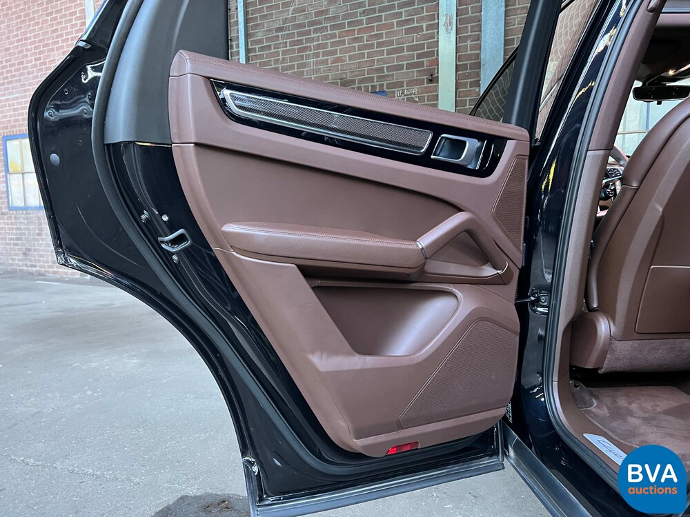 Porsche Cayenne 3.0 E-Hybrid 462hp 2018 SportChrono -Org. NL-, TL-795-R.