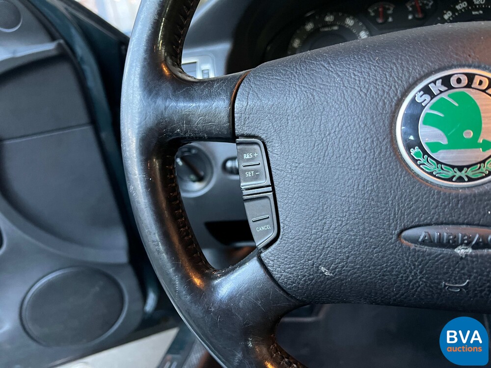 Skoda Superb 2.8 V6 Elegance 193pk 2004 -YOUNGTIMER-, HZ-728-K.