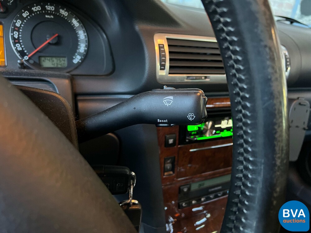 Skoda Superb 2.8 V6 Elegance 193pk 2004 -YOUNGTIMER-, HZ-728-K.