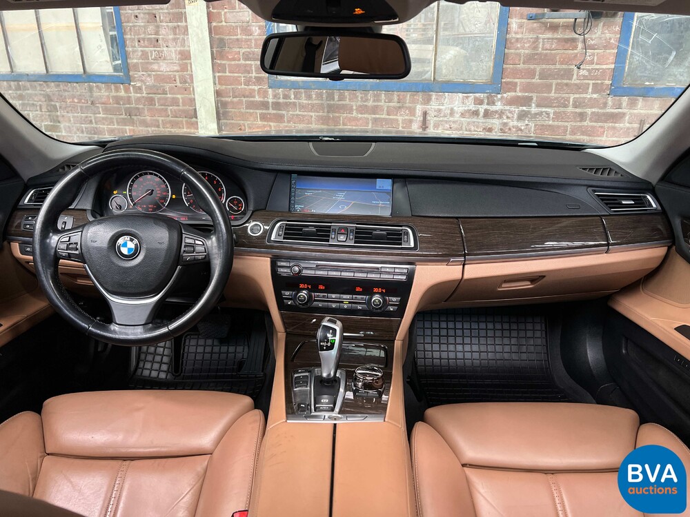 BMW 750i High Executive F04 4.4 V8 7er Serie 407 PS 2009.