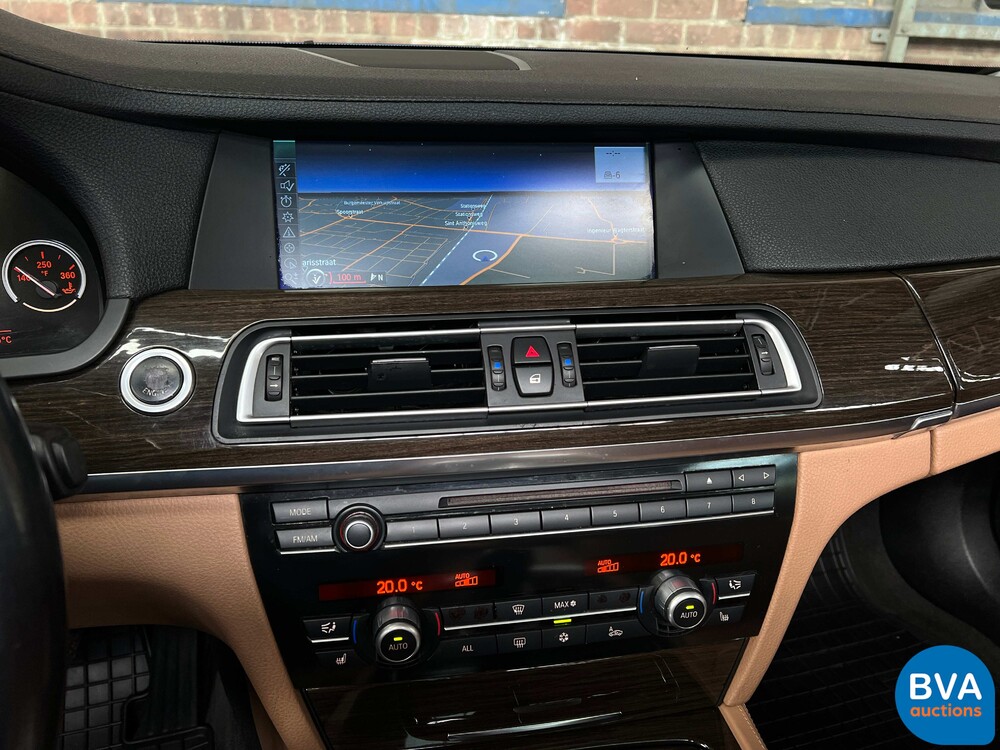 BMW 750i High Executive F04 4.4 V8 7er Serie 407 PS 2009.