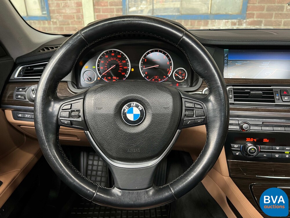 BMW 750i High Executive F04 4.4 V8 7er Serie 407 PS 2009.