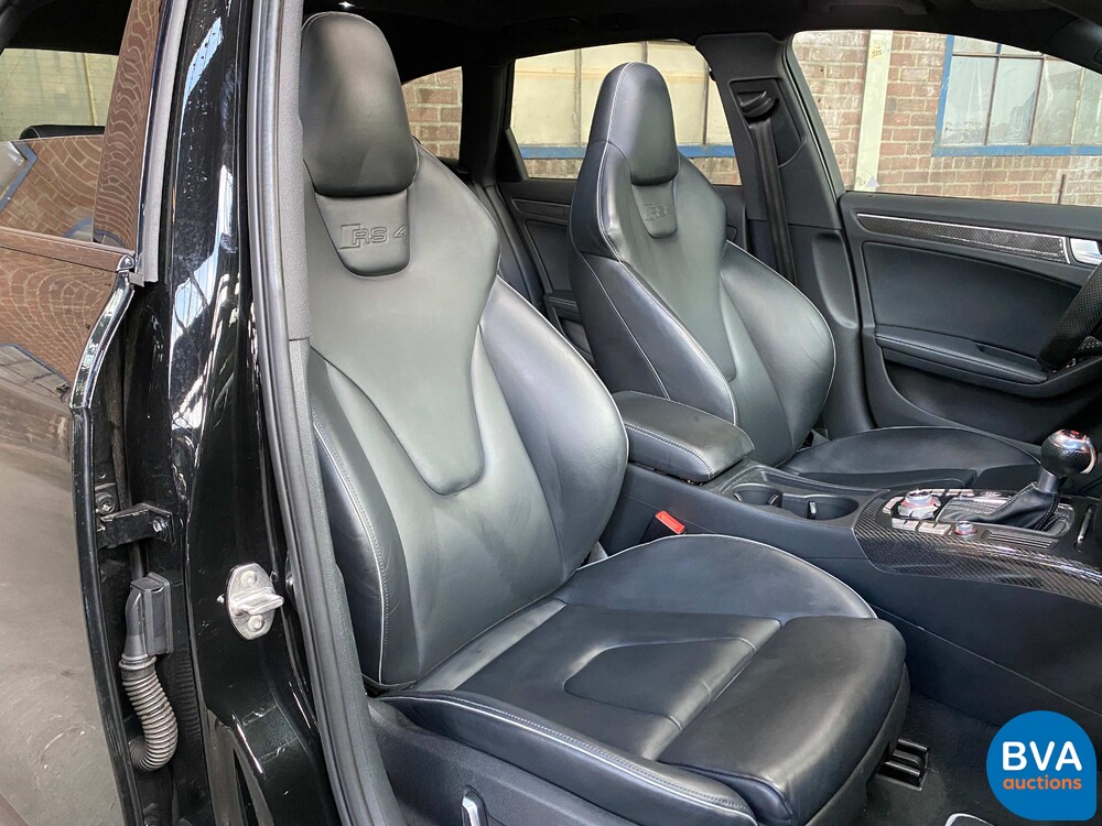 Audi RS4 Avant4.2 FSI Quattro LEISTUNG 450 PS 2015, TX-519-T.