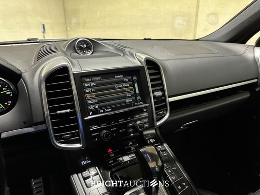 Porsche Cayenne S E-Hybrid 3.0 V6 416hp Sport-Chrono 2015 (Original-NL), HJ-798-D