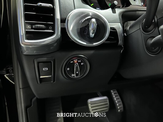Porsche Cayenne S E-Hybrid 3.0 V6 416hp Sport-Chrono 2015 (Original-NL), HJ-798-D