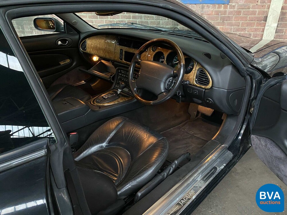 Jaguar XKR 4.0 Coupé 363pk 2001, 48-HNP-2
