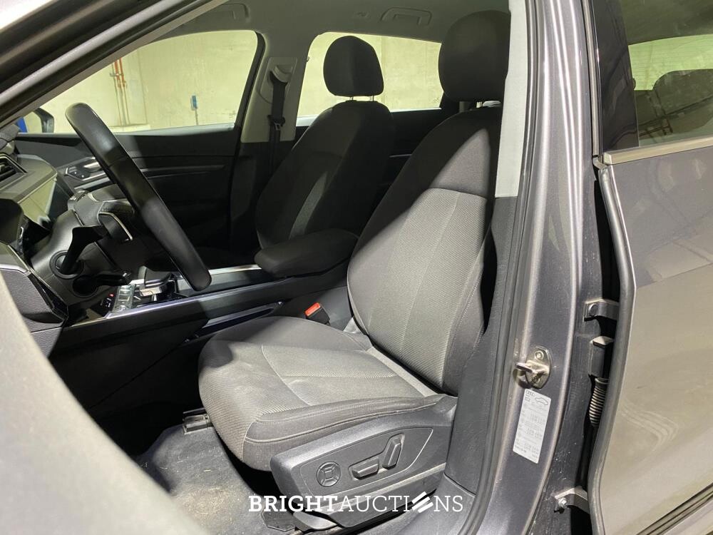 Audi e-tron 50 Quattro Launch Edition 71 kWh 313hp 2020 (Original-NL & 1st Owner), J-980-HF