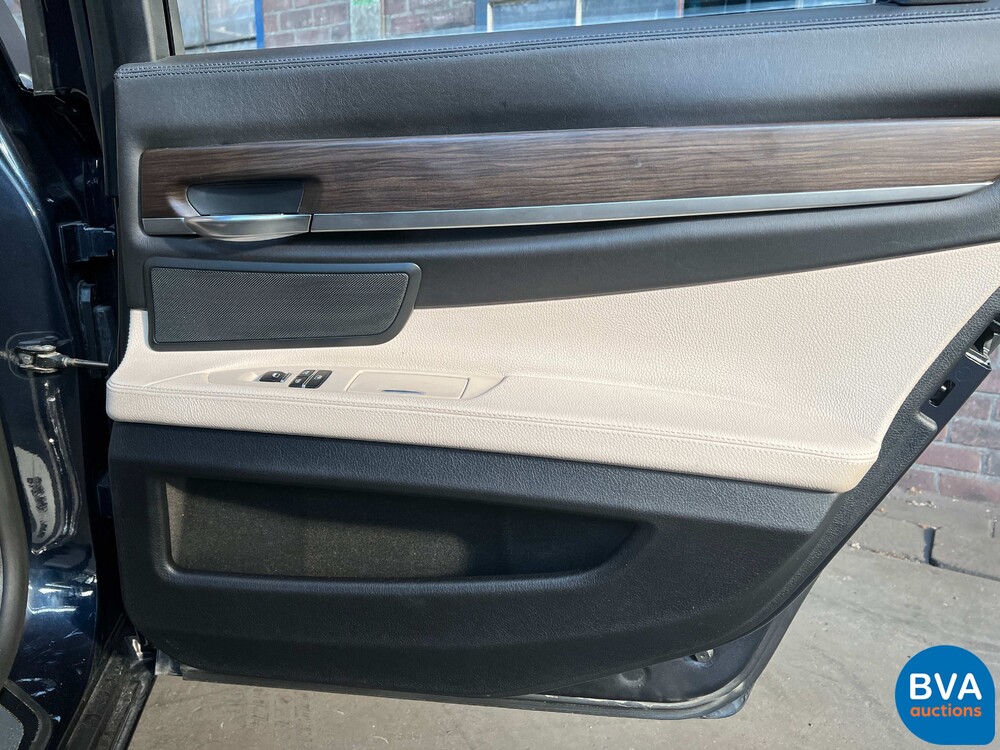 BMW 750i High Executive F04 4.4 V8 7-serie 407pk 2009