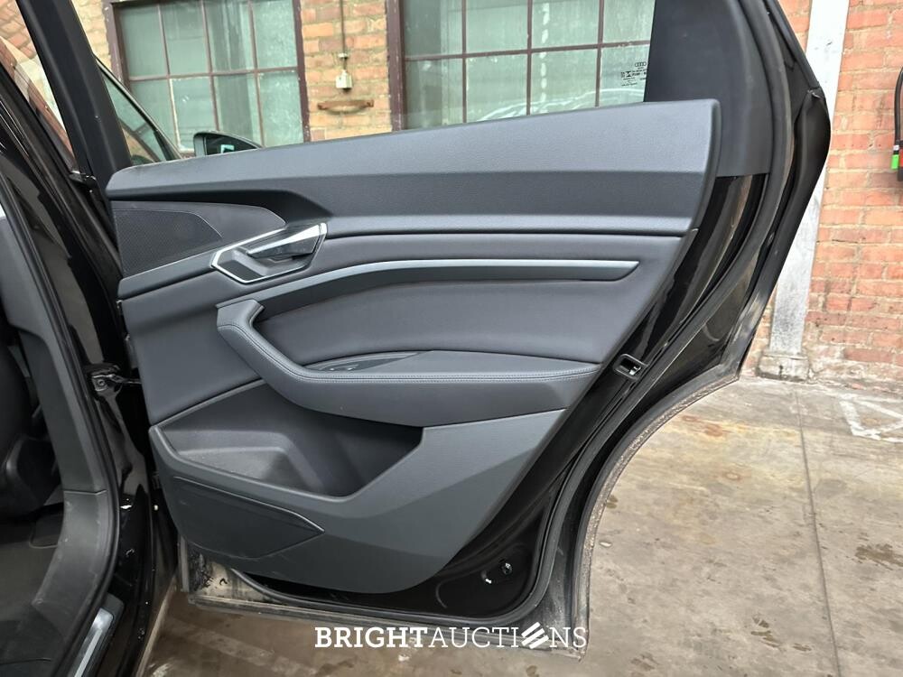 Audi E-tron 50 quattro Launch edition plus 71 kWh 313PK 2019 (Origineel-NL + 1e eigenaar), G-264-XV