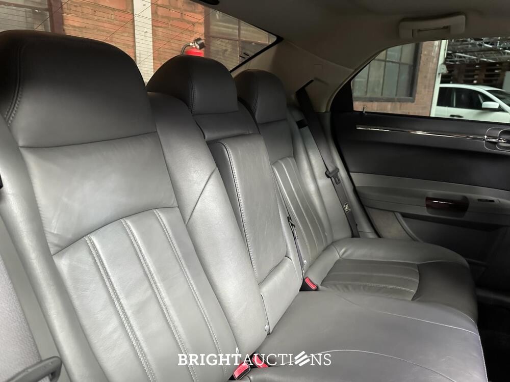 Chrysler 300C HEMI 5.7 V8 340PK 2005 