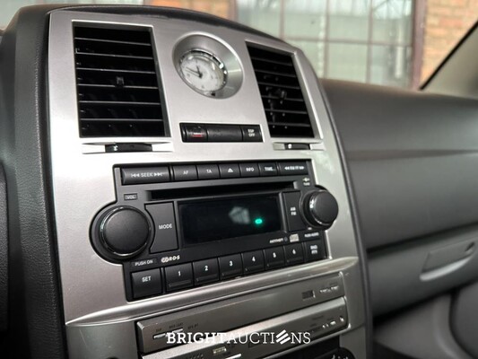 Chrysler 300C HEMI 5.7 V8 340PK 2005