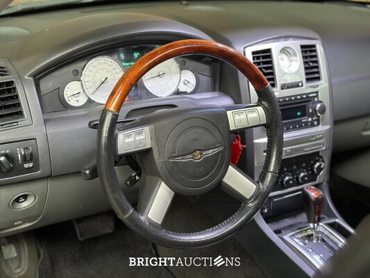 Chrysler 300C HEMI 5.7 V8 340PK 2005