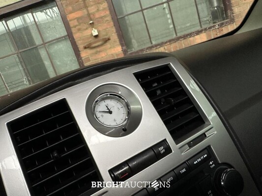 Chrysler 300C HEMI 5.7 V8 340PK 2005