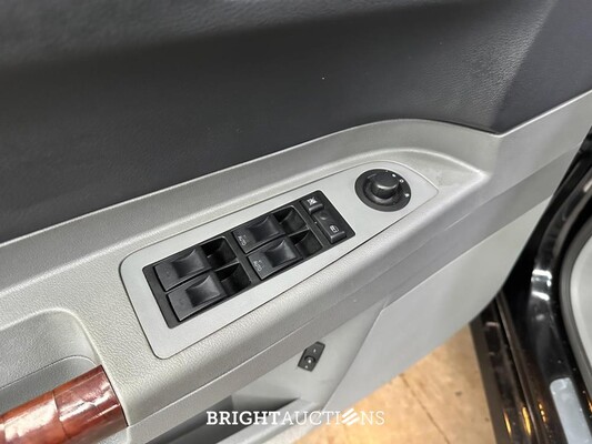 Chrysler 300C HEMI 5.7 V8 340PK 2005