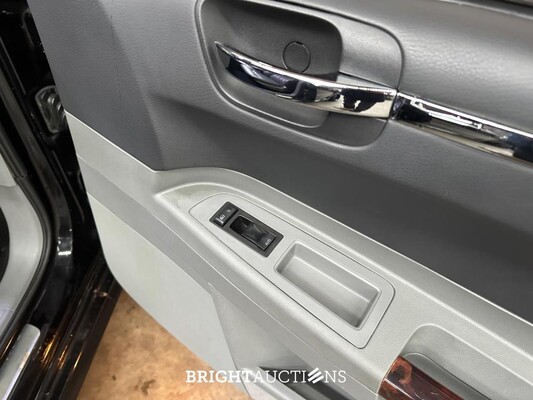 Chrysler 300C HEMI 5.7 V8 340PK 2005