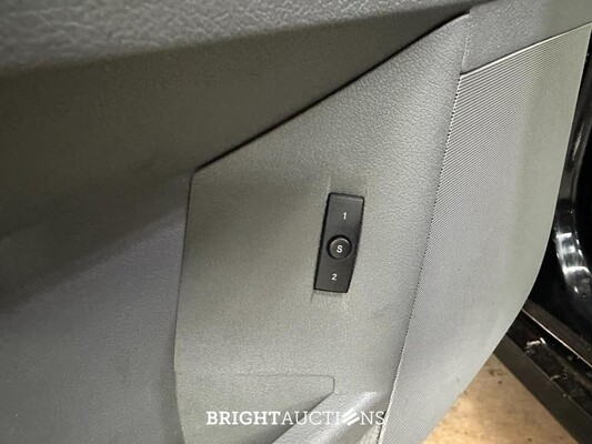 Chrysler 300C HEMI 5.7 V8 340PK 2005