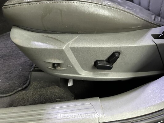 Chrysler 300C HEMI 5.7 V8 340PK 2005