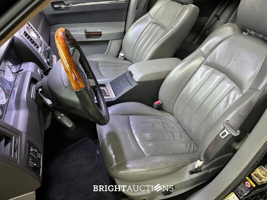 Chrysler 300C HEMI 5.7 V8 340PK 2005