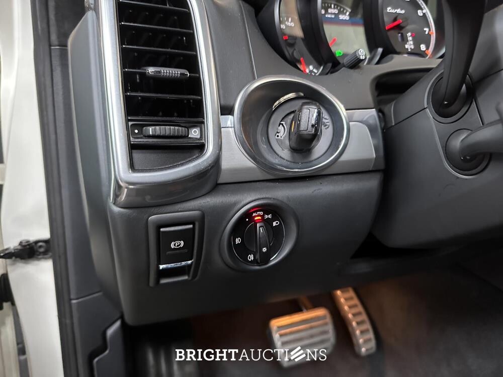 Porsche Cayenne Turbo 4.8 V8 500PK 2012