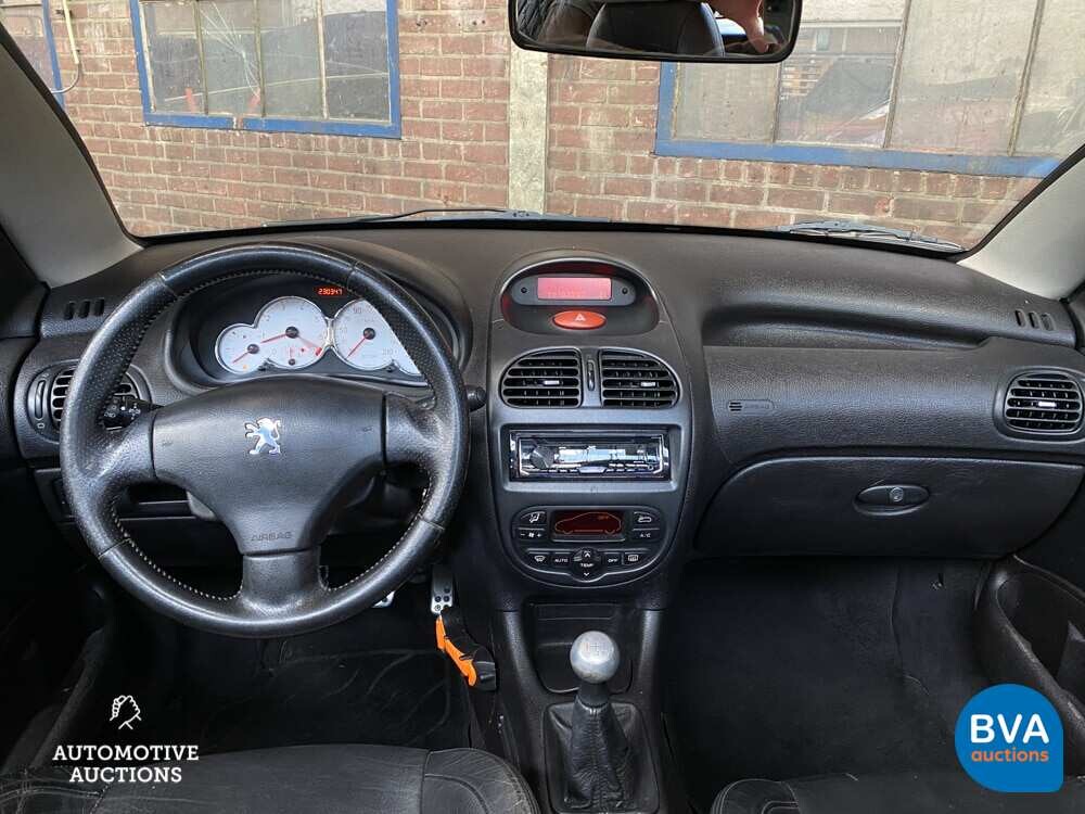 Peugeot 206 CC 2.0 136pk 2002 Cabriolet -Org. NL-, 65-JR-DG