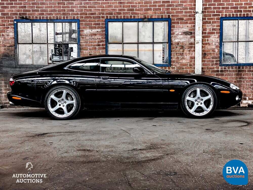 Jaguar XKR 4.0 Coupé 363pk 2001, 48-HNP-2